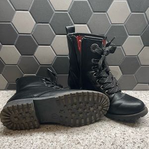 Cat & Jack zip up Doc Martin style boot. Kids size 1